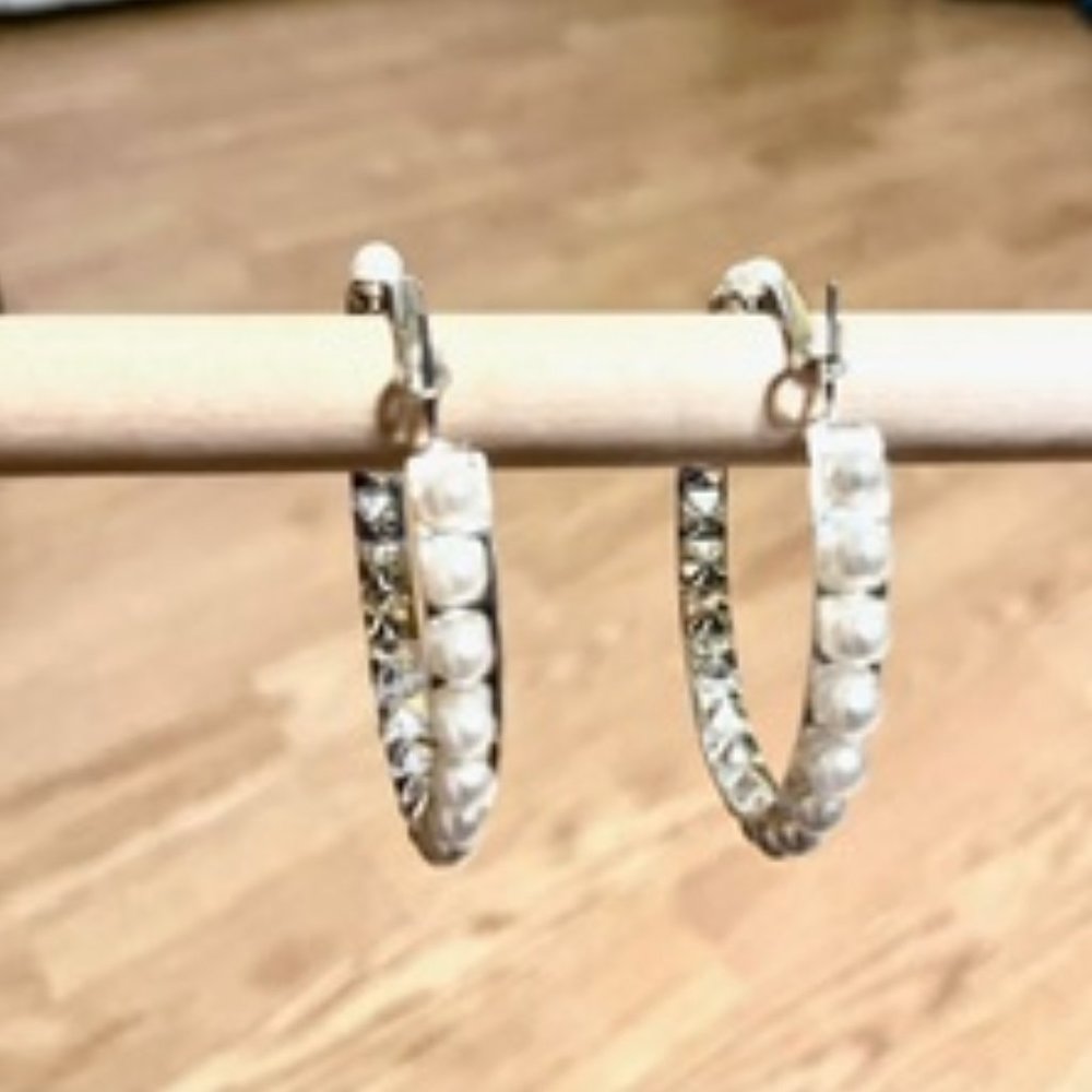 (NEW) Fashion Pearl  Silver Hoop Earrings - Dia 2 "
